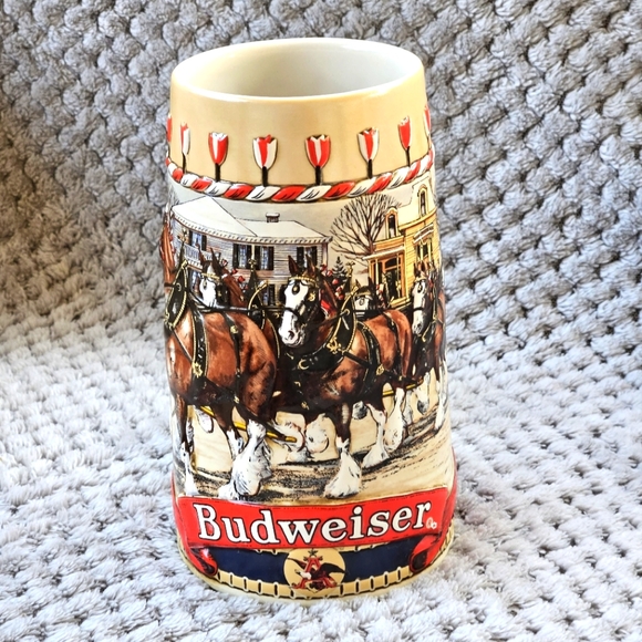 Collectors Series Holiday Vintage Budweiser Beer Stein "B" Series - Picture 2 of 8